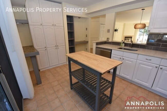 Building Photo - 2008 Quay Village Ct