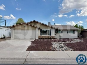Building Photo - 537 E Laguna Dr