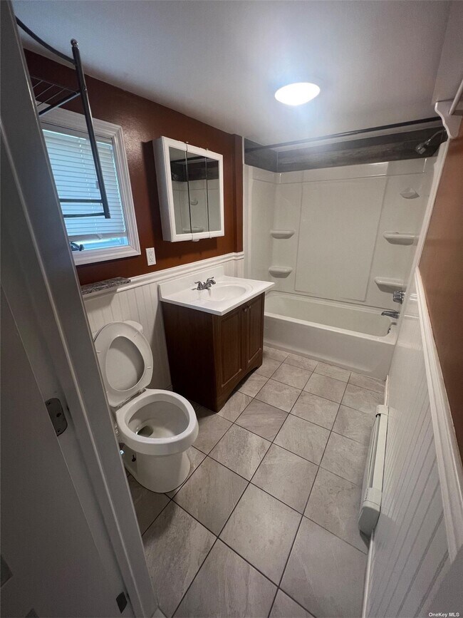 Building Photo - 30 Bellport St