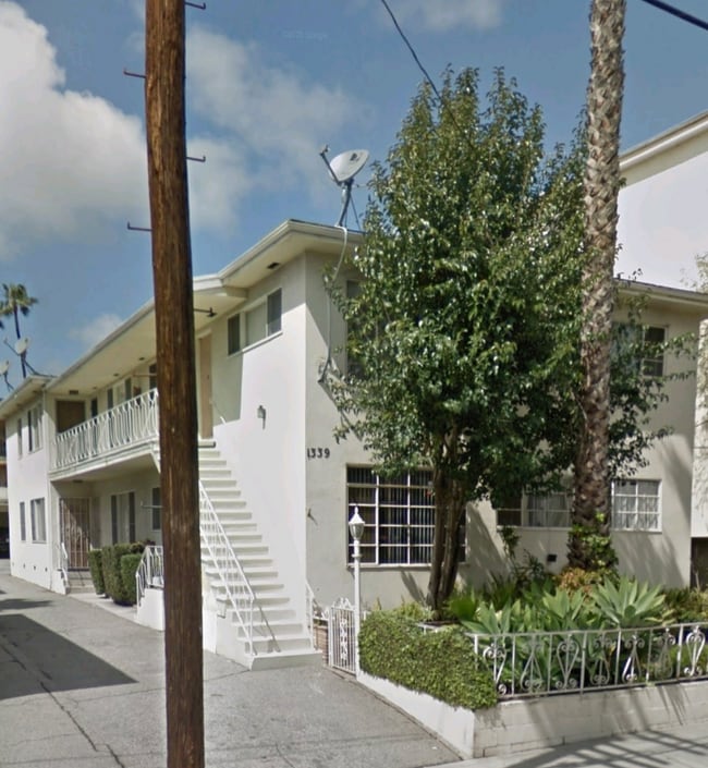 Building Photo - 1339 N Vista St