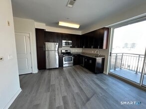 Building Photo - 120 Towne St