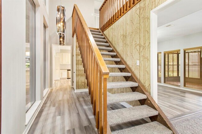 Building Photo - 8207 Arrow Cove Ct