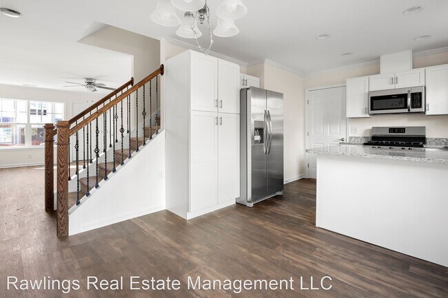 Building Photo - 3 br, 2.5 bath House - 1055 Baldwin Common...