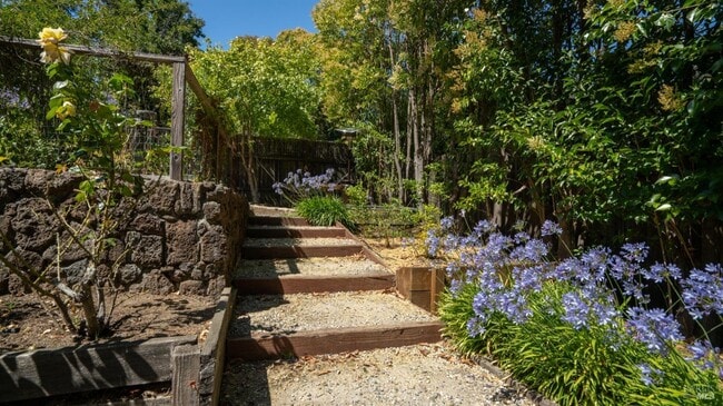 Foto del edificio - 110 Floribel Ave