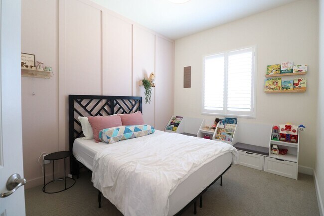Foto del edificio - Gated Groves Single Story Home