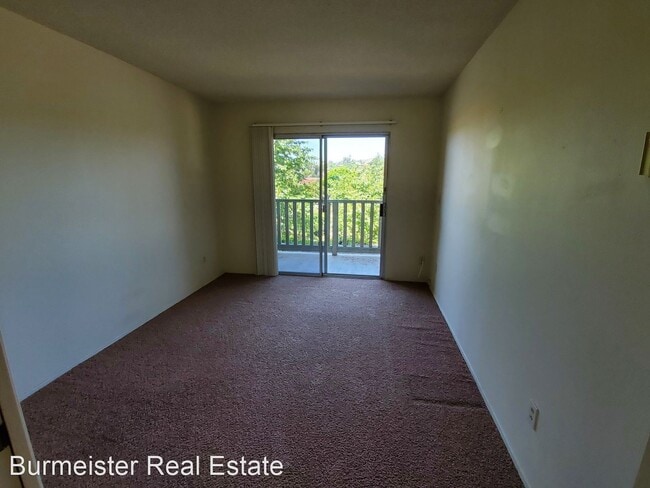 Building Photo - 1025 Meadow Lake Dr