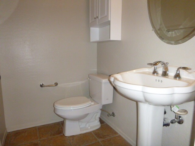 Building Photo - 6710 E University Dr