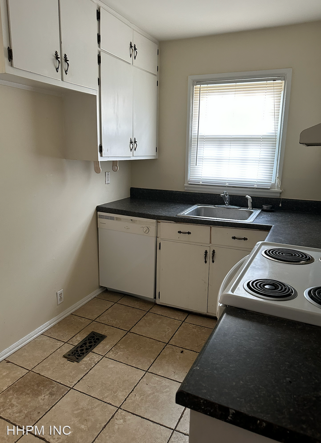 Foto del edificio - 2 br, 1 bath House - 261 Lewis Street