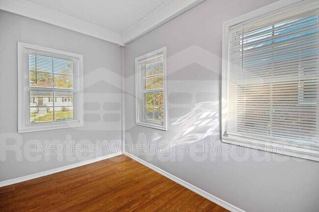 Building Photo - 9023 Farmington Dr