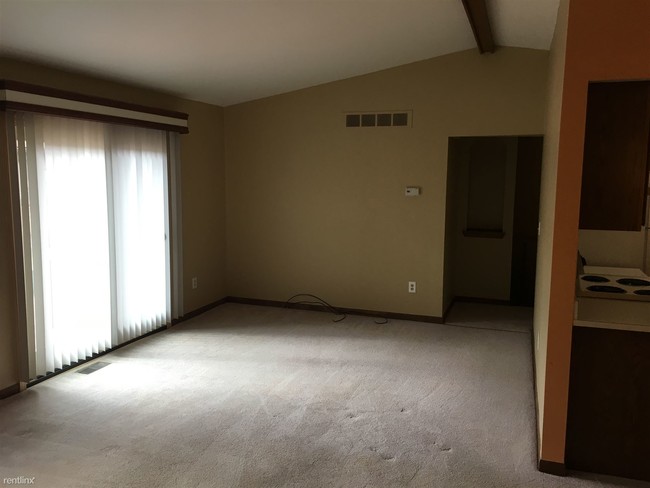 Building Photo - 29509 Red Oak Dr