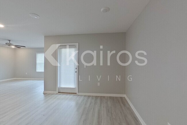 Building Photo - 4675 Malay Cir