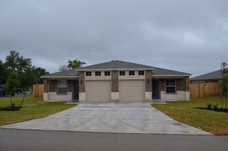 Building Photo - 1613 Pontotoc Trce