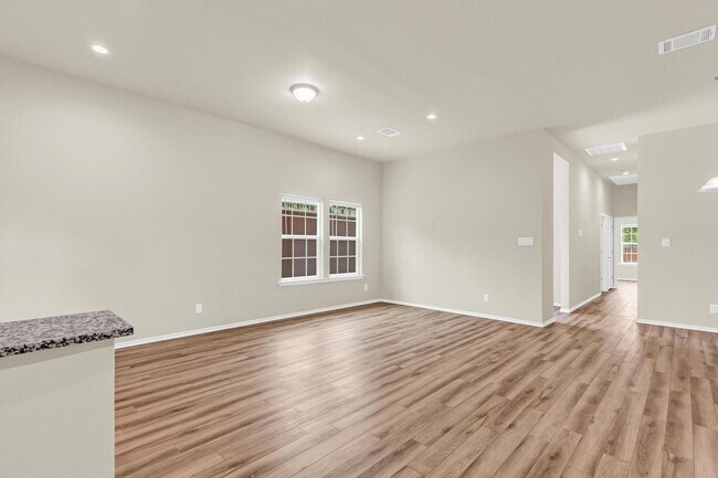 Building Photo - 6108 Caroline Ln