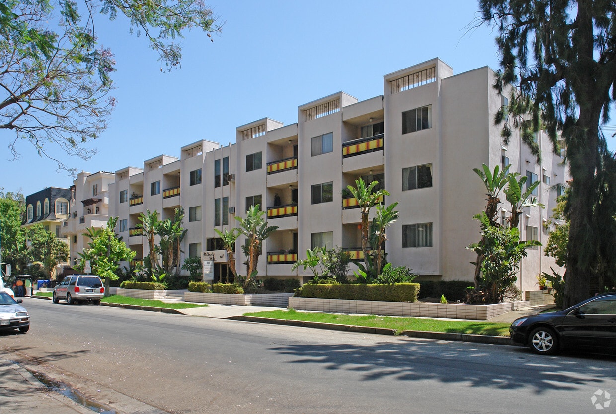 Wetherly West - 118 S Wetherly Dr.