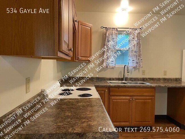 Foto del edificio - 534 Gayle Ave