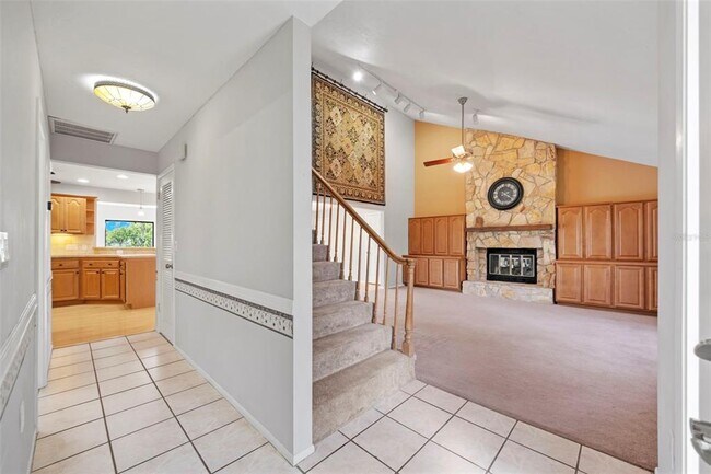 Building Photo - 8006 Oak Dr