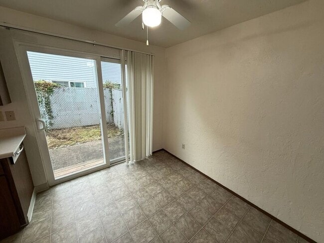 Building Photo - 2501 SW Pickford St