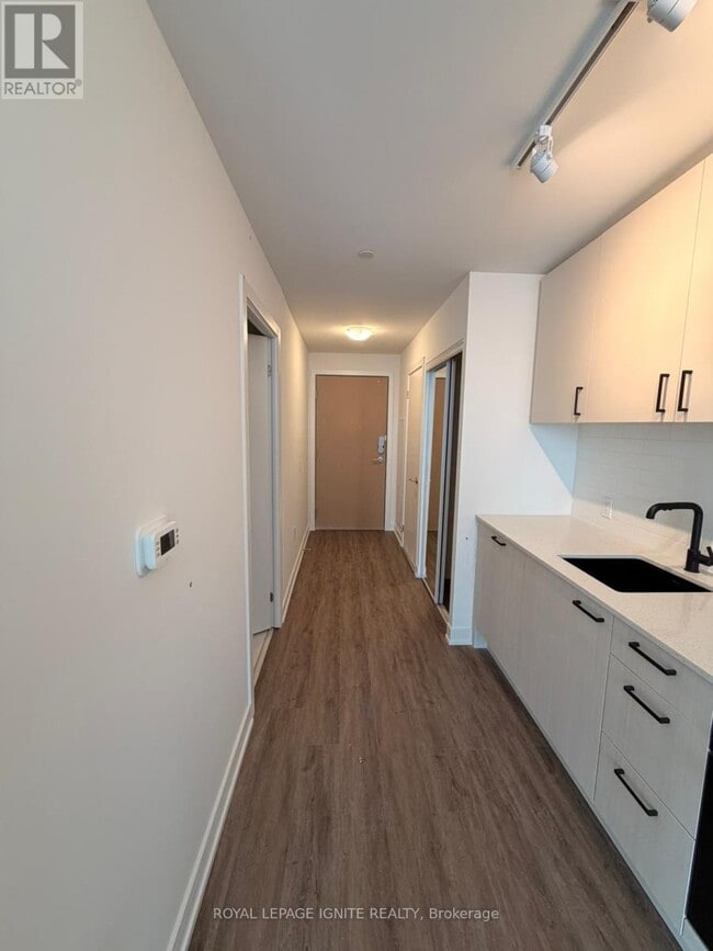 Building Photo - 1 Quarrington Lane