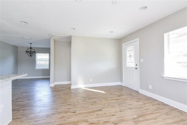 Foto del edificio - 2509 W Grace St