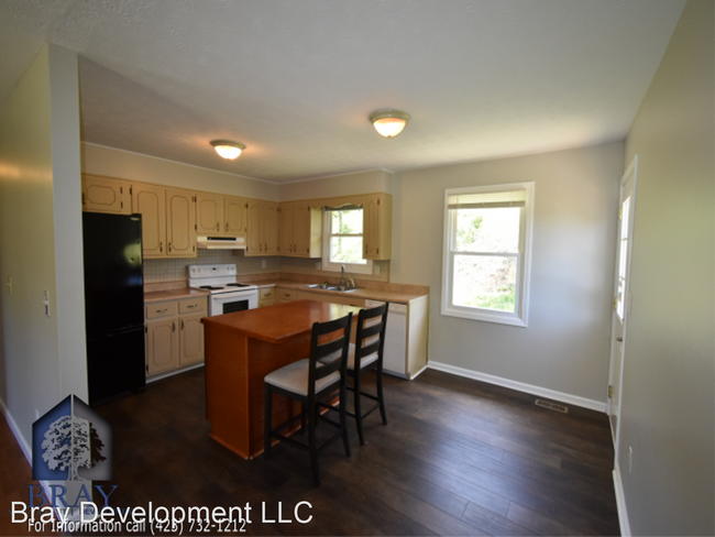 Foto del edificio - 3 br, 2 bath House - 1204 Skelton Bluff Rd.