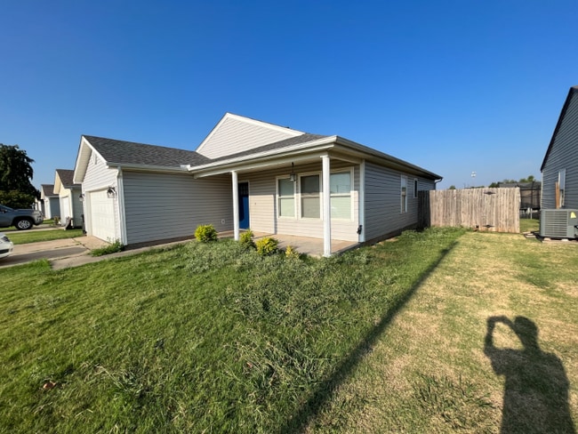 Building Photo - 1713 Eagle Dr