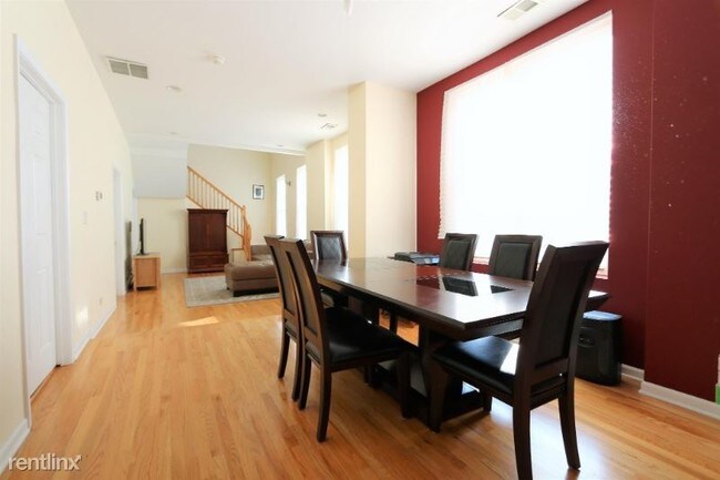 Foto del edificio - 2059 W 18th St