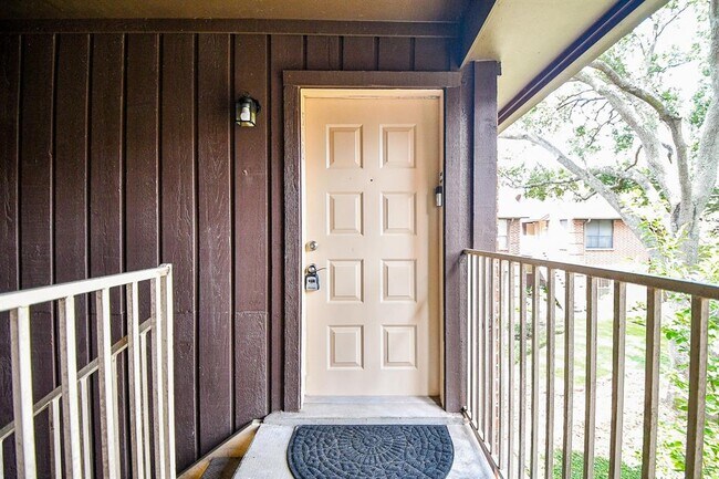 Foto del edificio - 3100 Walnut Bend Ln