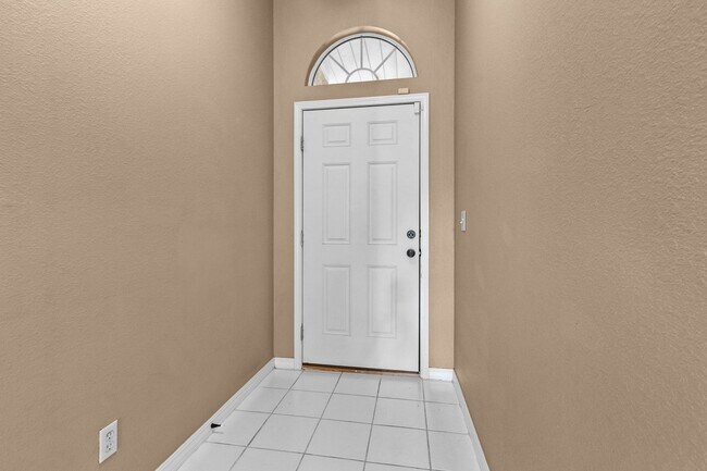 Building Photo - Bright & Beautiful 4 Bedroom Home with Fenced Yard and Modern Upgrades!