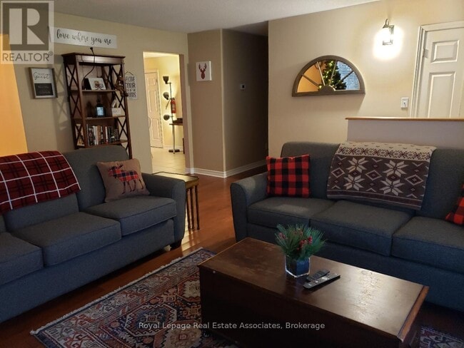 Photo du bâtiment - 74 Moreau Pkwy