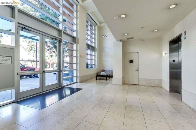 Foto del edificio - 585 9th St
