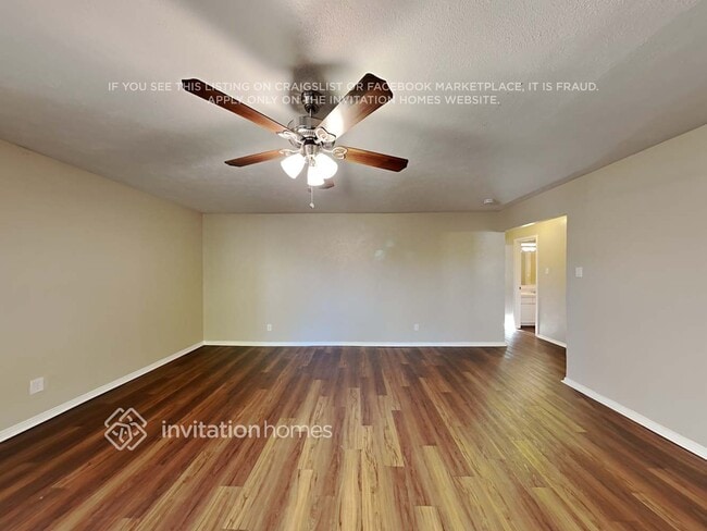 Building Photo - 506 Willow Cir
