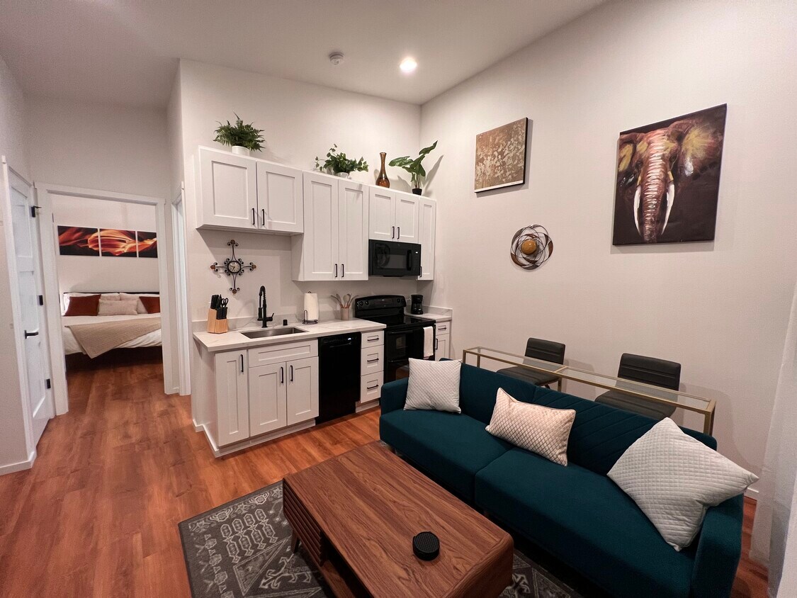 Foto principal - 8429 S Park Ave