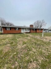 Building Photo - 901 Shreiner Ave