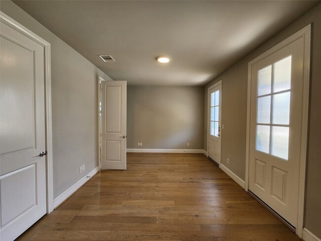 Building Photo - 2609 Cottage Grove Green Dr