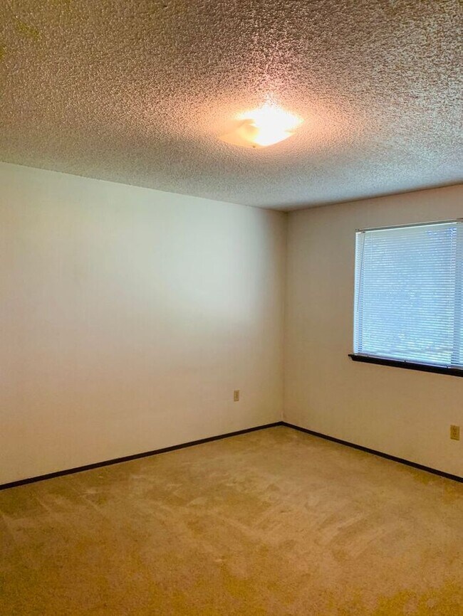 Foto del edificio - Nice 2 Bedroom Duplex in Edgewood!