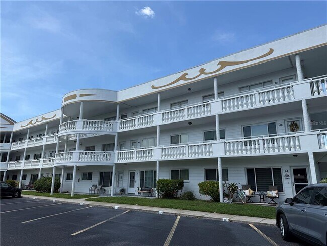 Building Photo - 2428 Columbia Dr