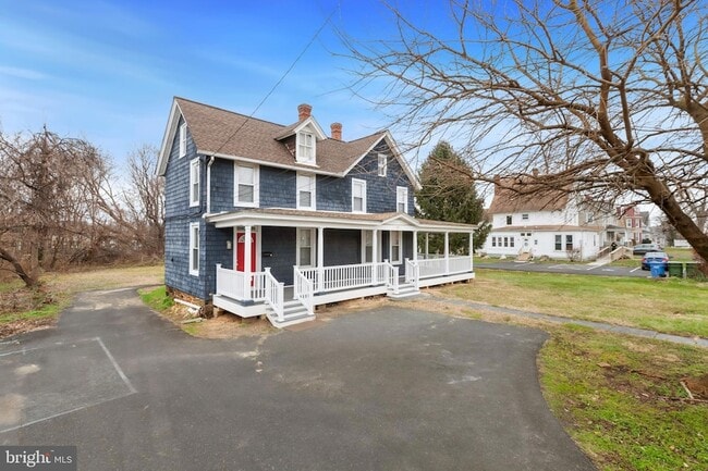 Building Photo - 27 E Bel Air Ave