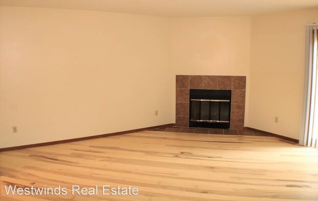 Building Photo - 2 br, 1.5 bath House - 673 Westwinds Drive