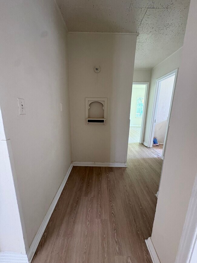 Foto del edificio - 8625 Dexter St
