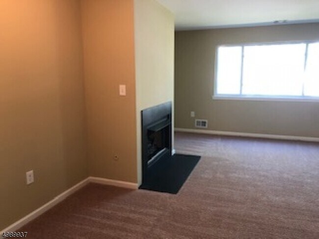 Building Photo - 154 Falcon Ridge Way N