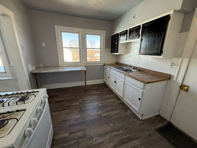 Foto del edificio - 4913 E 85th St