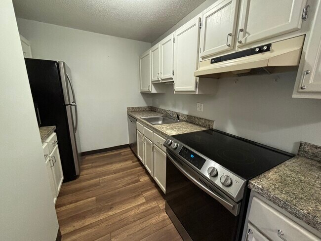 Building Photo - 134 Woodland Dr