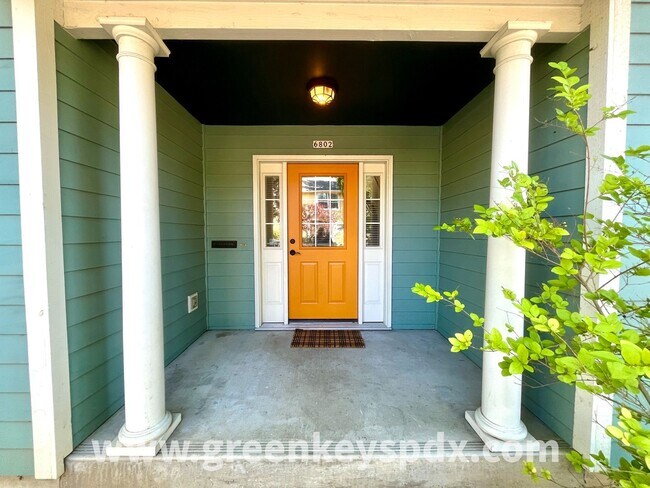 Foto del edificio - 3 Bedroom, 2.5 Bathroom Townhouse in N Por...