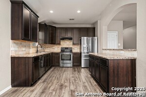 Building Photo - 7211 Marina Del Rey