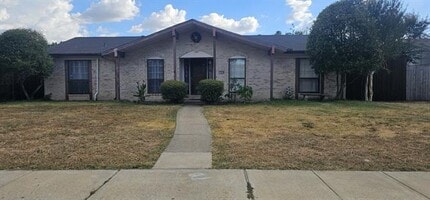 Building Photo - 1806 Goliad Dr