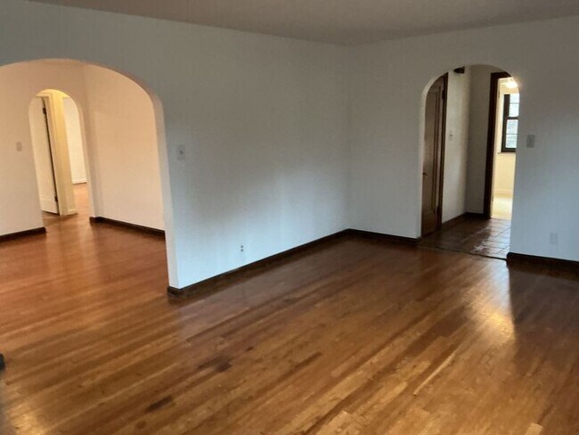 Foto del edificio - 3790 Grovedale Pl