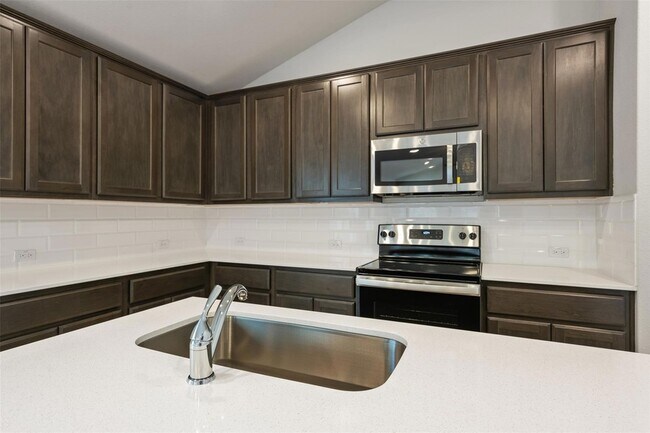 Foto del edificio - 4302 Lindberg Ln