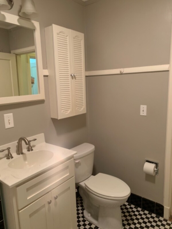 Building Photo - 600 University Ridge