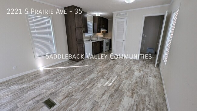 Foto del edificio - 2221 S Prairie Ave