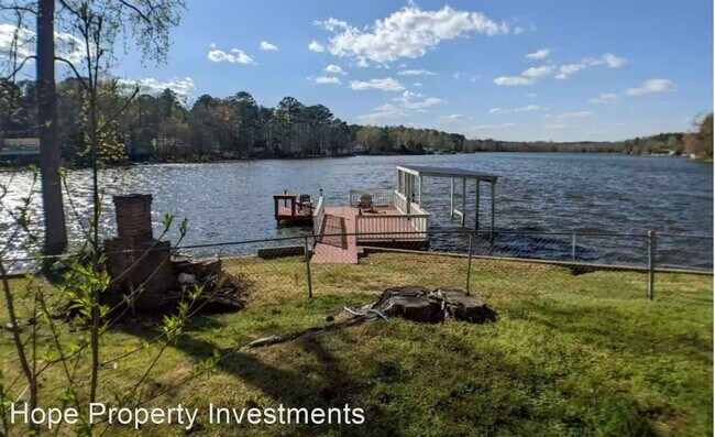 Building Photo - 3 br, 2 bath House - 1165 W Pine Lake Dr